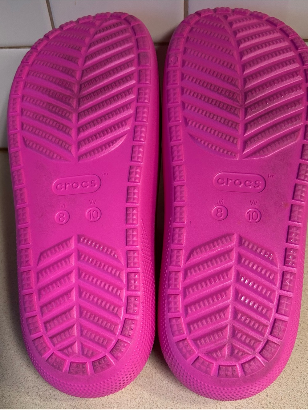 Hot Pink Ladies Croc Slide Sandals - Picture 5 of 5